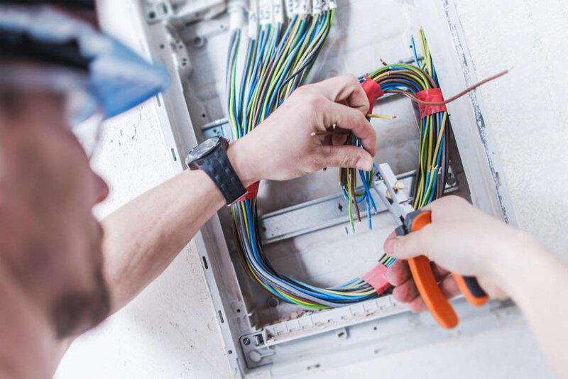Mwm Gas&Energy - Bransamente electrice, sisteme fotovoltaice